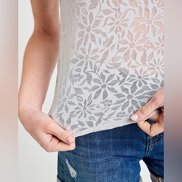 Floral Burnout Short Sleeve Tee- NWT size Large - Picture 6 of 10